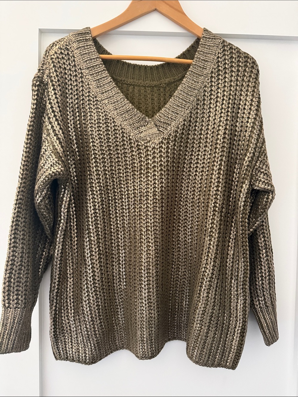 Metallic Chunky V-Neck Olive Green Women's Sweater- OS. NWT